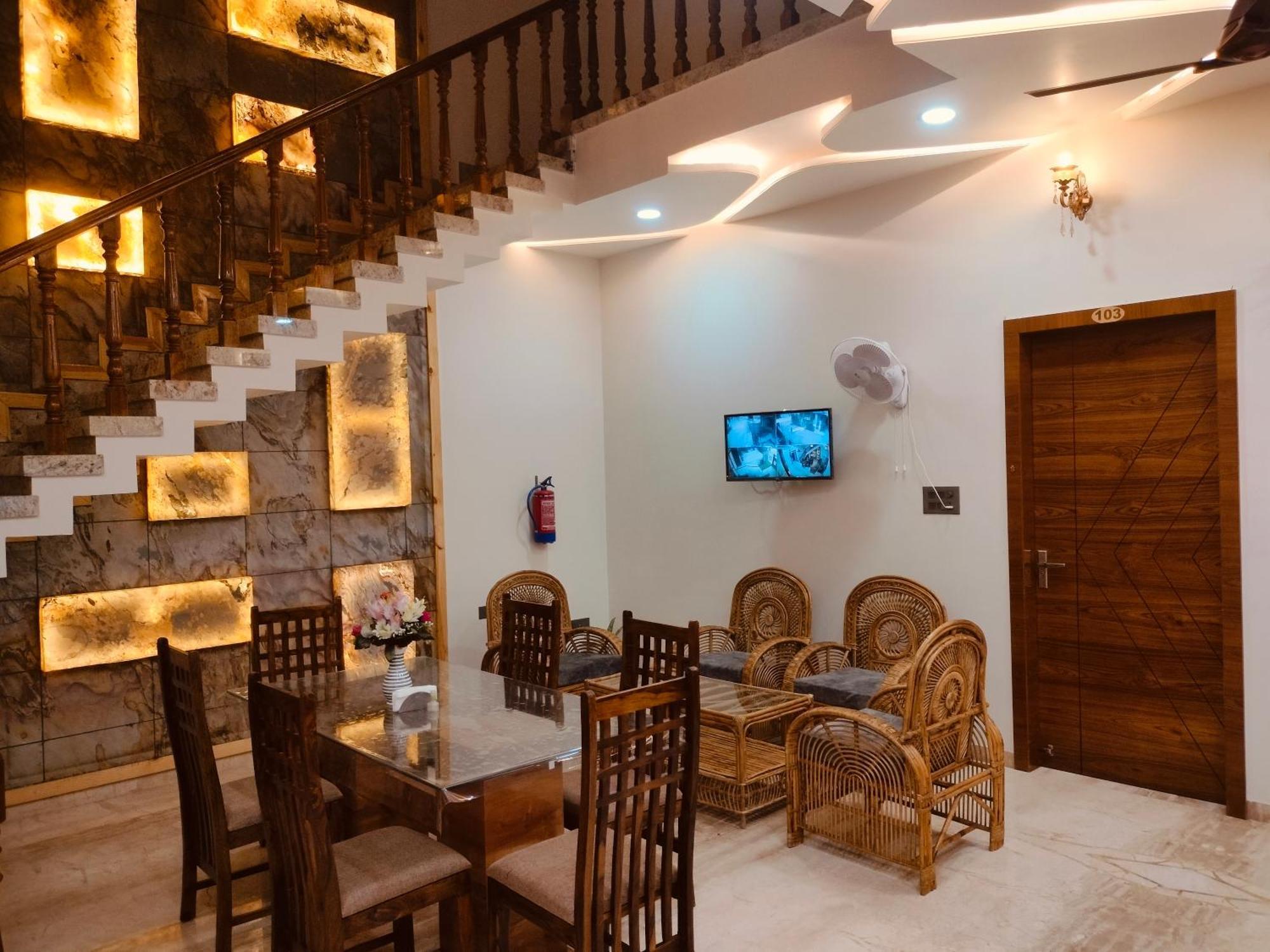 Amritam Palace A Luxury Ac Home Stay Ringas Екстер'єр фото