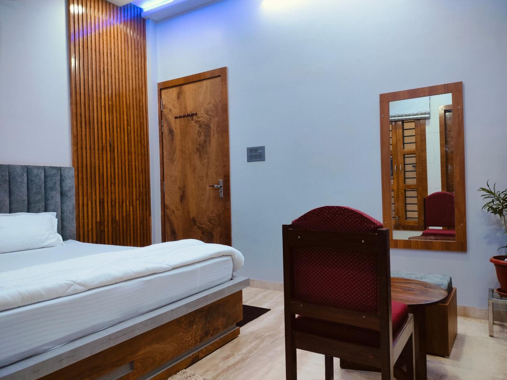 Amritam Palace A Luxury Ac Home Stay Ringas Екстер'єр фото